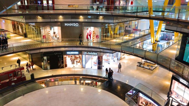 How integrated security can strengthen shopping mall safety