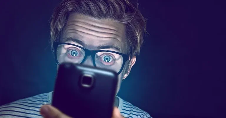 Are Smart Devices Hurting Your Eyes?